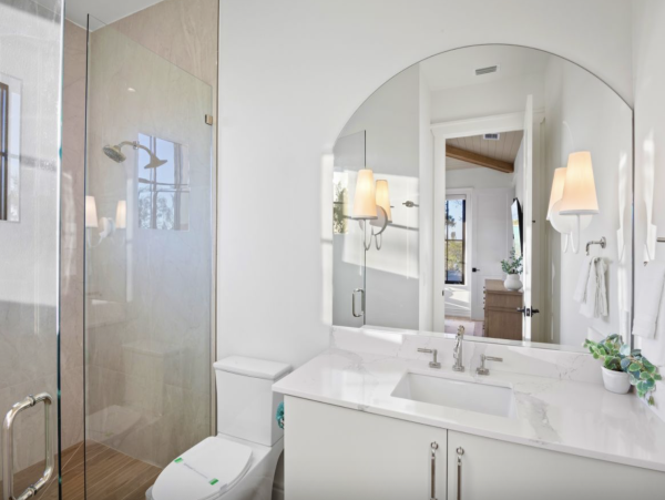 Custom Luxury Home 7 minute walk to beach and South Village